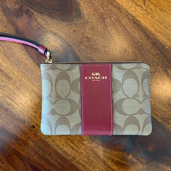 Unused  Coach Wristlet - Picture 2 of 4